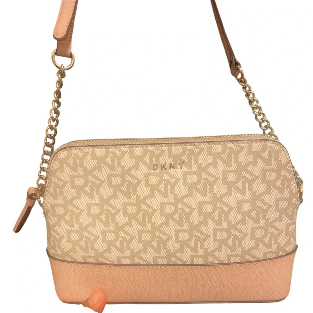 Bryant Dome Crossbody bag with half chain straps new conditions